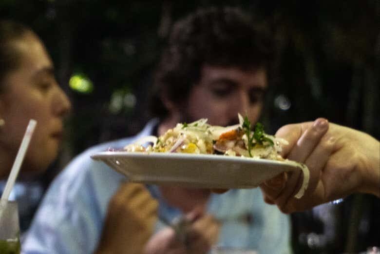 Sabores do Rio: Tour Gastronômico Noturno por Copacabana!