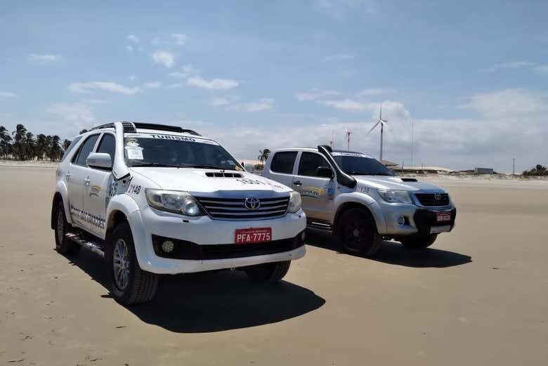 Aventura em Jericoacoara: Explore o Litoral em um Tour 4x4 Privado!