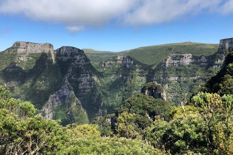 Trilha pela Pedra Furada em Urubici: Natureza em Estado Puro!
