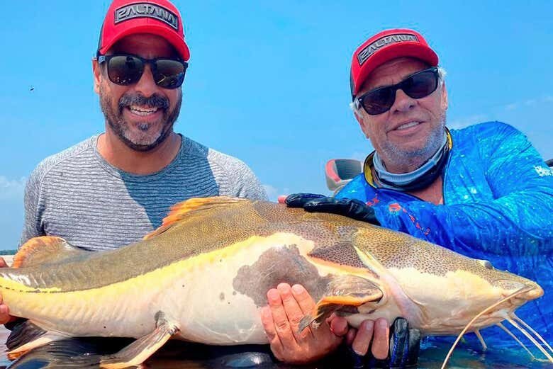 Pesca no Rio Negro: Aventura na Amazônia!