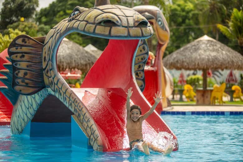 Aventura aquática no Valparaíso Adventure Park, pertinho de São Luís!