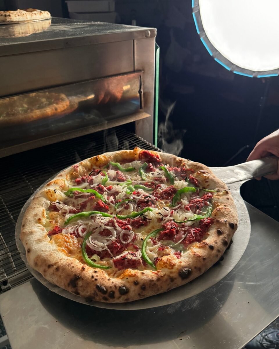 Skina Pizzaria – Sabores irresistíveis no coração de Floripa!