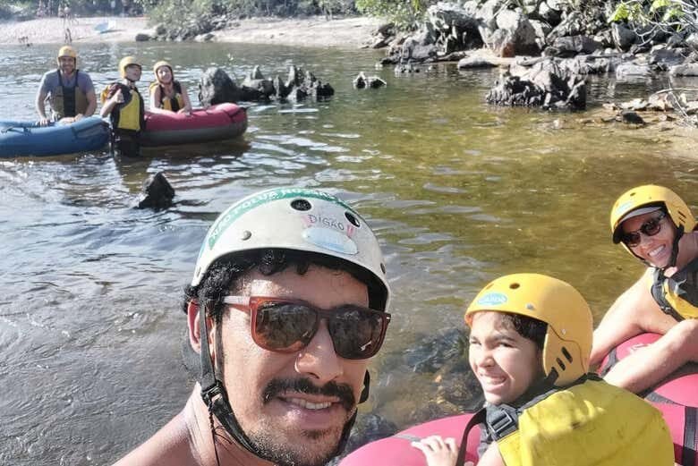 Aventura na Chapada dos Veadeiros: Tubing e Trilha Aquática com Piquenique!