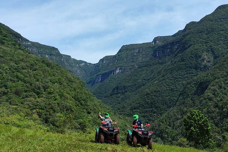 Tour de Quadriciclo pelo Cânion Churriado!