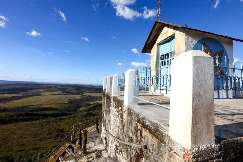 Aventure-se pela Trilha da Cachoeira do Abade e Parque dos Pireneus!