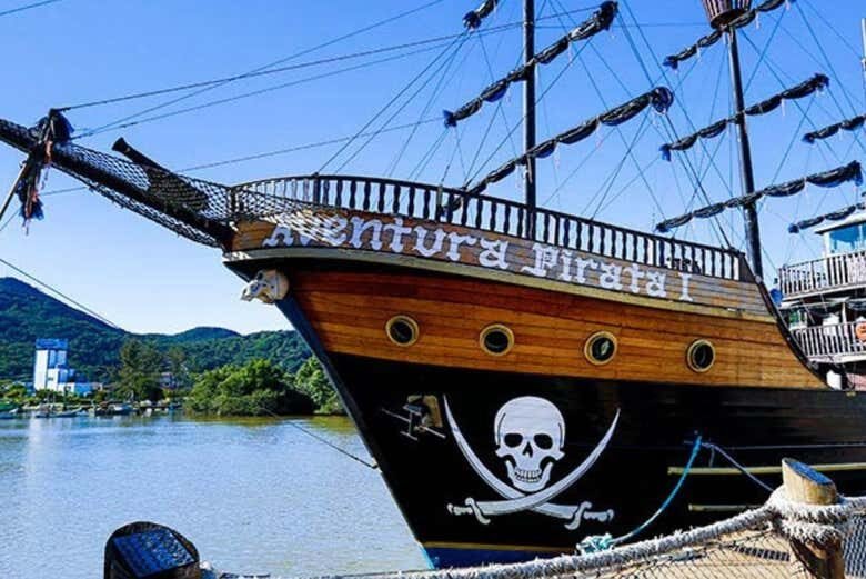 Aventura Completa: Teleférico do Parque Unipraias e Passeio de Barco Pirata!