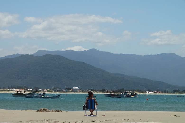 Explore a Beleza Natural da Guarda do Embaú com Saída de Garopaba!