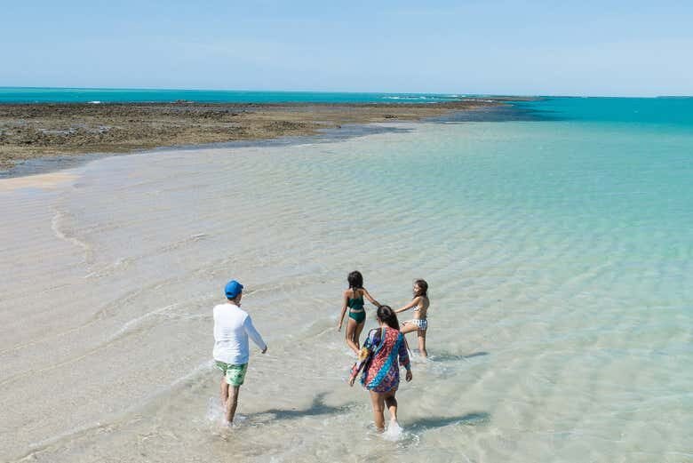 Passeio de Jangada a Motor na Croa de São Bento: Aventura e Tranquilidade em Maragogi!