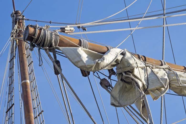 Aventura Pirata em Bombinhas: Diversão a Bordo e Mergulho no Mar!