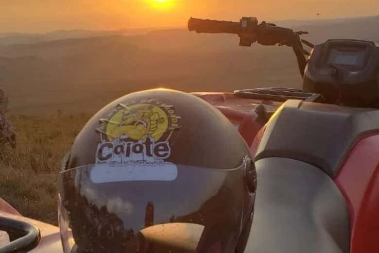 Aventura sobre quatro rodas: Passeio de Quadriciclo em Cambará do Sul!