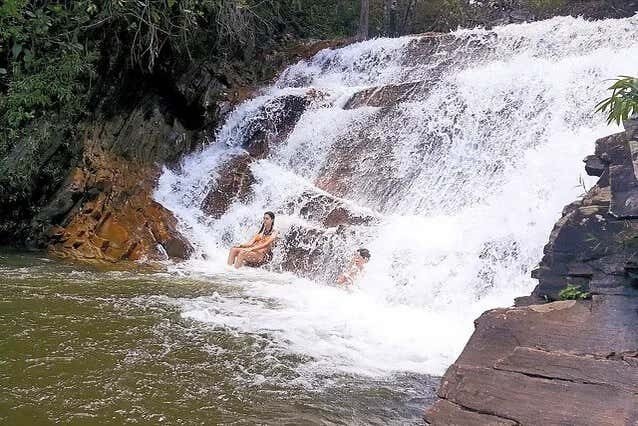 Exploração pelas Cachoeiras do Coqueiro e da Garganta: Natureza Pura em Pirenópolis!