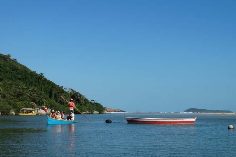 Explore a Beleza Natural da Guarda do Embaú com Saída de Garopaba!