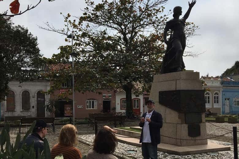 Excursão Histórica a Laguna: Descubra a Riqueza Cultural e Natural de Santa Catarina!