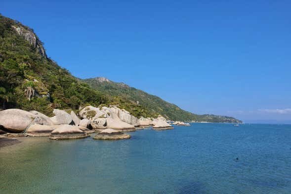 Excursão a Bombinhas por conta própria: Desfrute das Praias de Águas Cristalinas de Santa Catarina!