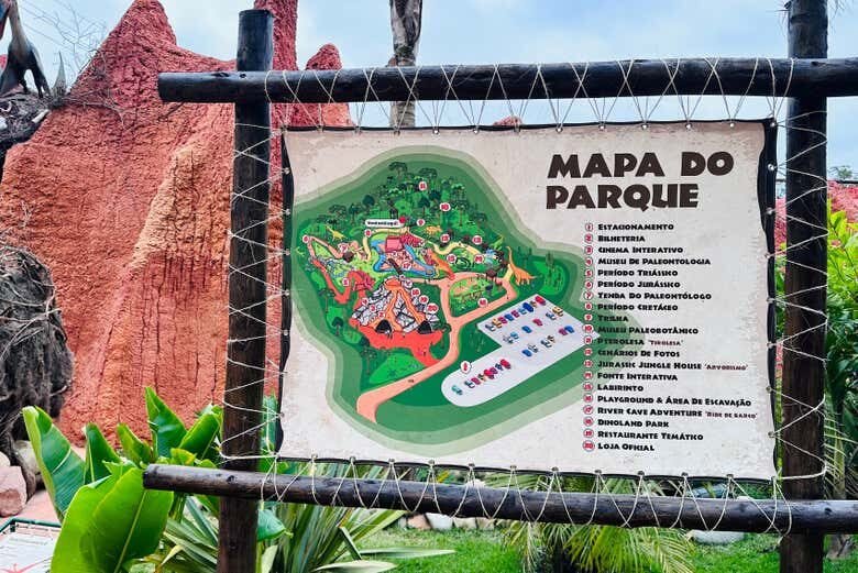 Uma Viagem Ao Mundo Dos Dinossauros: Aventura Jurássica Em Balneário Camboriú!