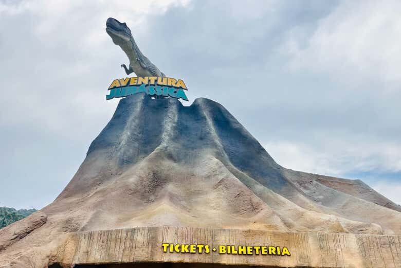 Uma Viagem Ao Mundo Dos Dinossauros: Aventura Jurássica Em Balneário Camboriú!