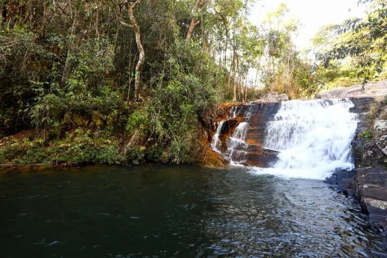 Exploração pelas Cachoeiras do Coqueiro e da Garganta: Natureza Pura em Pirenópolis!