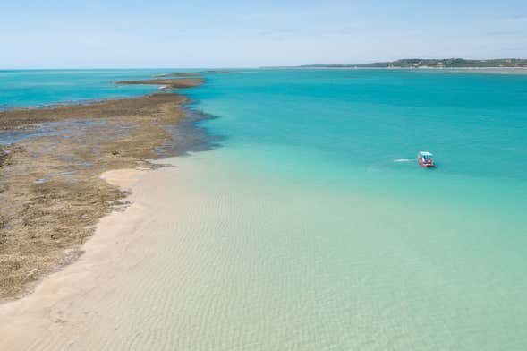Passeio de Jangada a Motor na Croa de São Bento: Aventura e Tranquilidade em Maragogi!