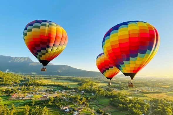 Voo de Balão em Praia Grande: Aventura nas Alturas!