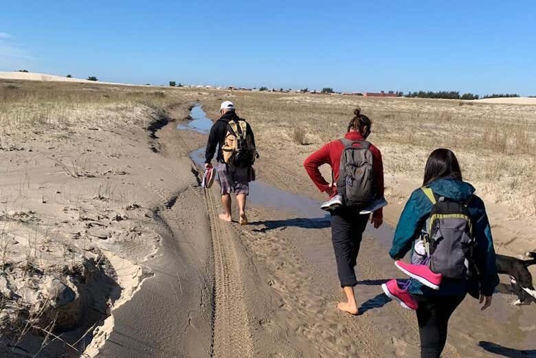 Trilha pelo Parque das Dunas de Tramandaí: natureza e vento no rosto!