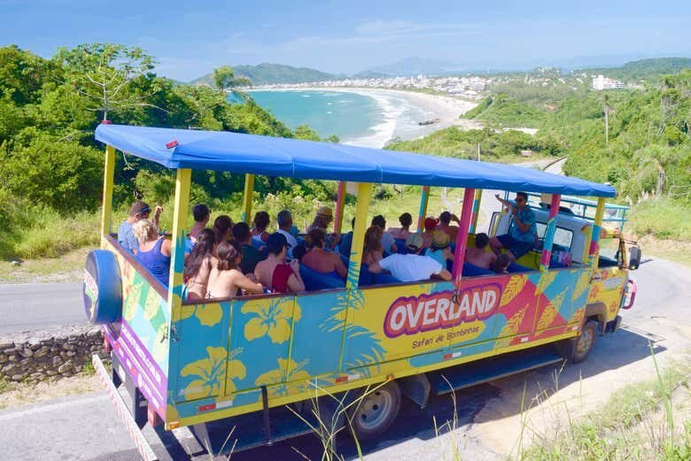 Exploração Incrível pelas Praias de Bombinhas: Safári e Aventura 4x4!