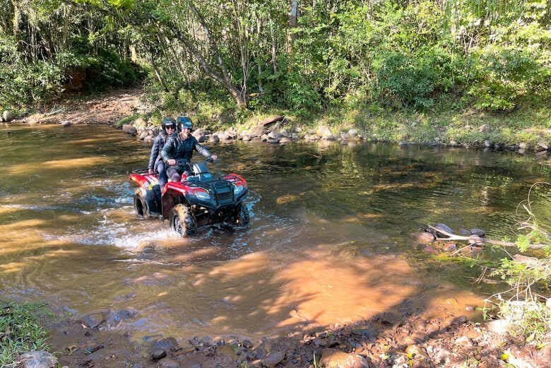 Aventura sobre quatro rodas: Tour de Quadriciclo em Praia Grande!