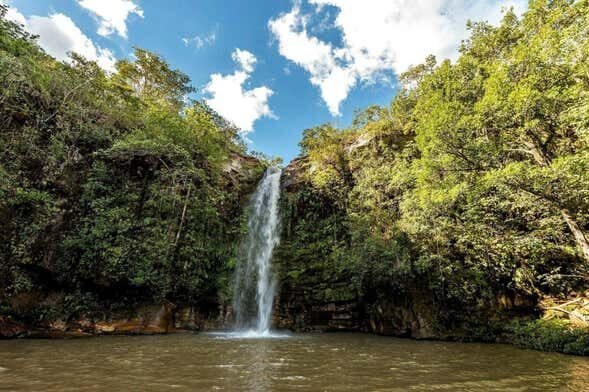 Aventure-se pela Trilha da Cachoeira do Abade e Parque dos Pireneus!