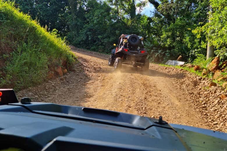Aventura Radical: Tour de UTV em Praia Grande!