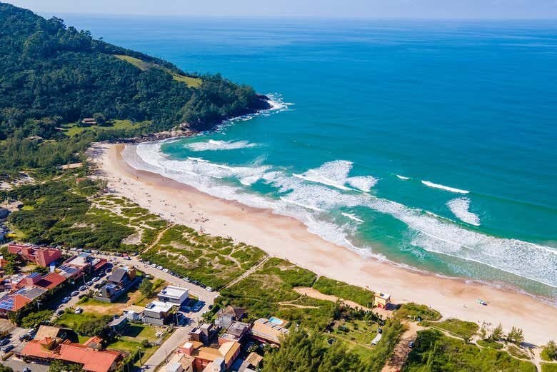 Explore as Deslumbrantes Praias de Garopaba em um Tour Inesquecível!