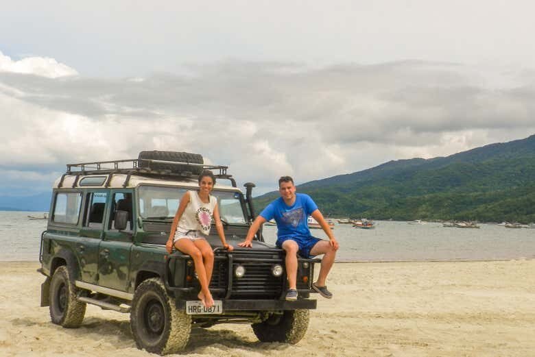 Explore Bombinhas em um Incrível Tour 4x4!