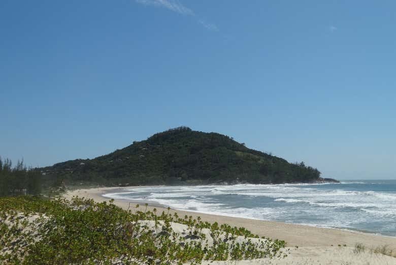 Explore as Deslumbrantes Praias de Garopaba em um Tour Inesquecível!