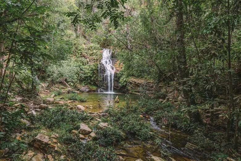 Trilha pelas Cachoeiras Bonsucesso: Uma Aventura na Natureza de Pirenópolis!