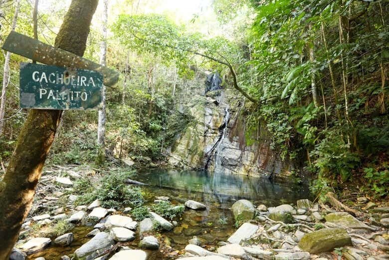 Trilha pelas Cachoeiras Bonsucesso: Uma Aventura na Natureza de Pirenópolis!