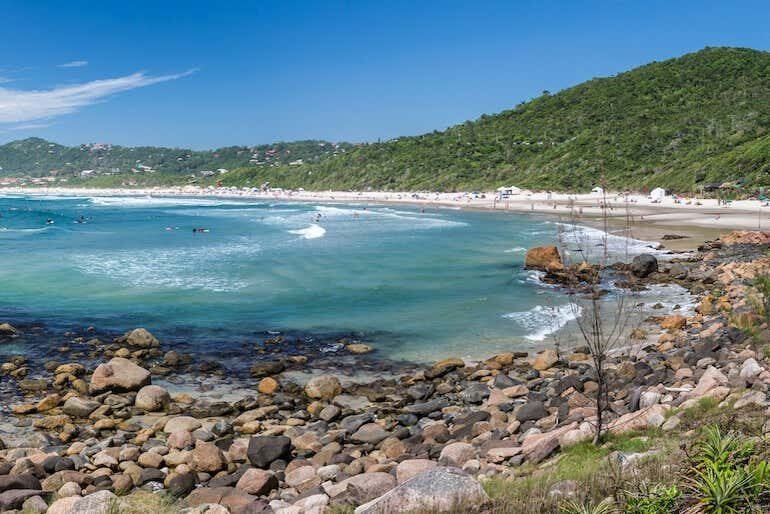 Trilha entre a Praia do Ouvidor e Praia Vermelha: Natureza e Aventura!