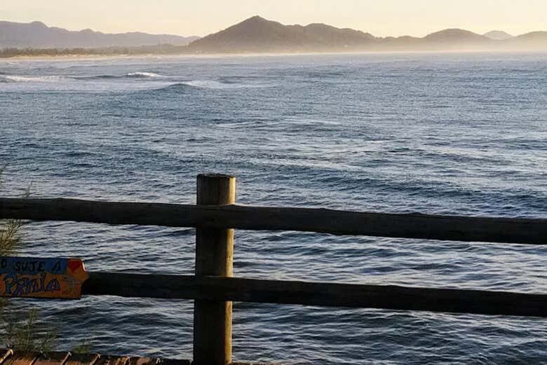 Descubra as Praias Secretas de Imbituba: Trilha da Praia dos Amores à Praia D'Água!