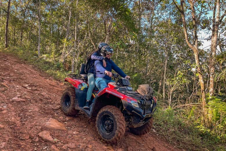 Aventura de Quadriciclo e Trilha em Praia Grande!