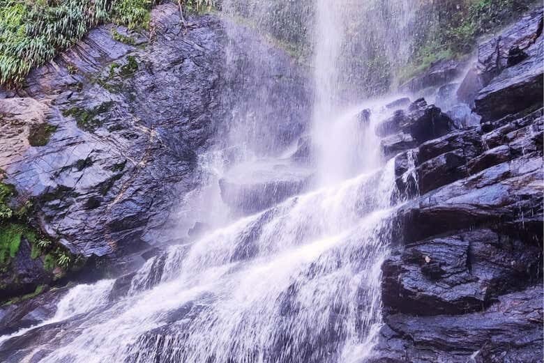 Trilha pelas Cachoeiras e Serra de Angra dos Reis!