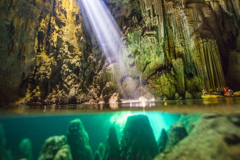 Descida ao Inexplorado: Rapel Elétrico no Abismo de Anhumas!
