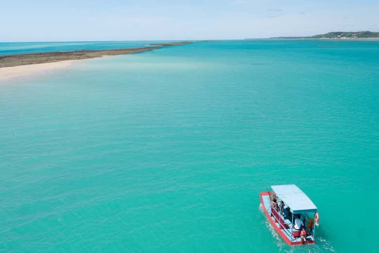 Passeio de Jangada a Motor na Croa de São Bento: Aventura e Tranquilidade em Maragogi!