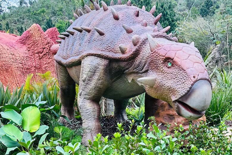 Uma Viagem Ao Mundo Dos Dinossauros: Aventura Jurássica Em Balneário Camboriú!