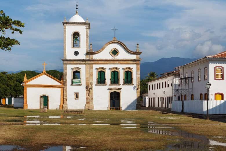 Explore Paraty: Segredos Maçônicos e Colonialismo em um Tour Privado!