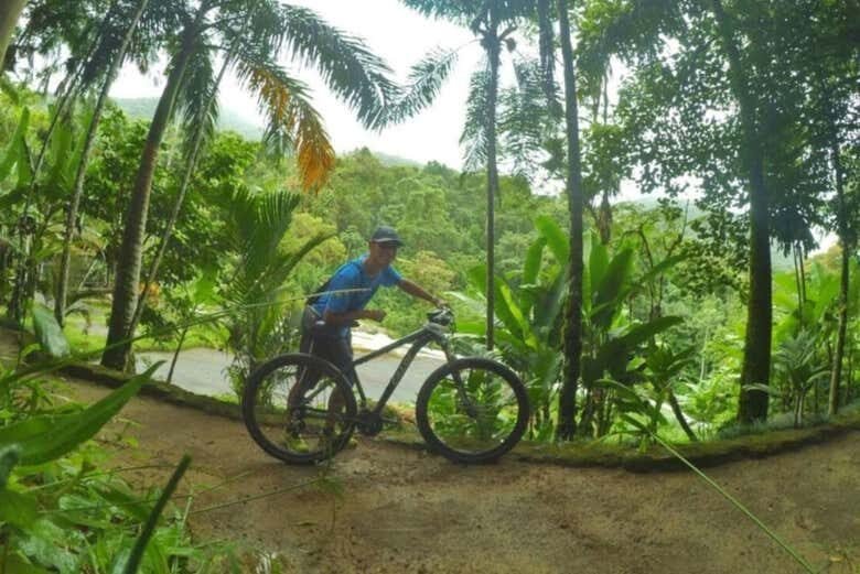 Paraty Sobre Duas Rodas: Tour de Bicicleta pelo Centro Histórico e Arredores!